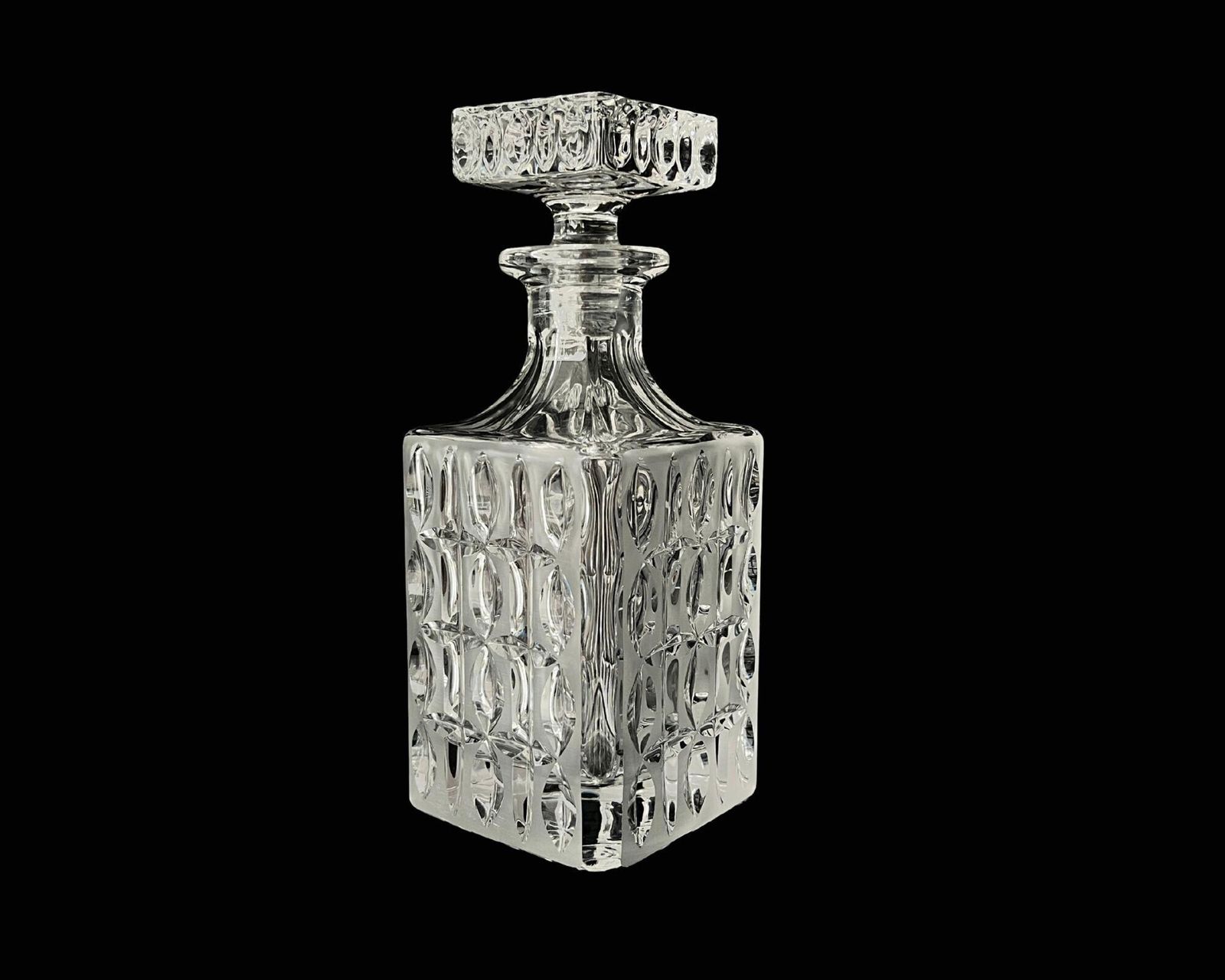 Crystal Whiskey Decanter | 1pc | Square Model With Stopper | By Nachtmann photo vinterior