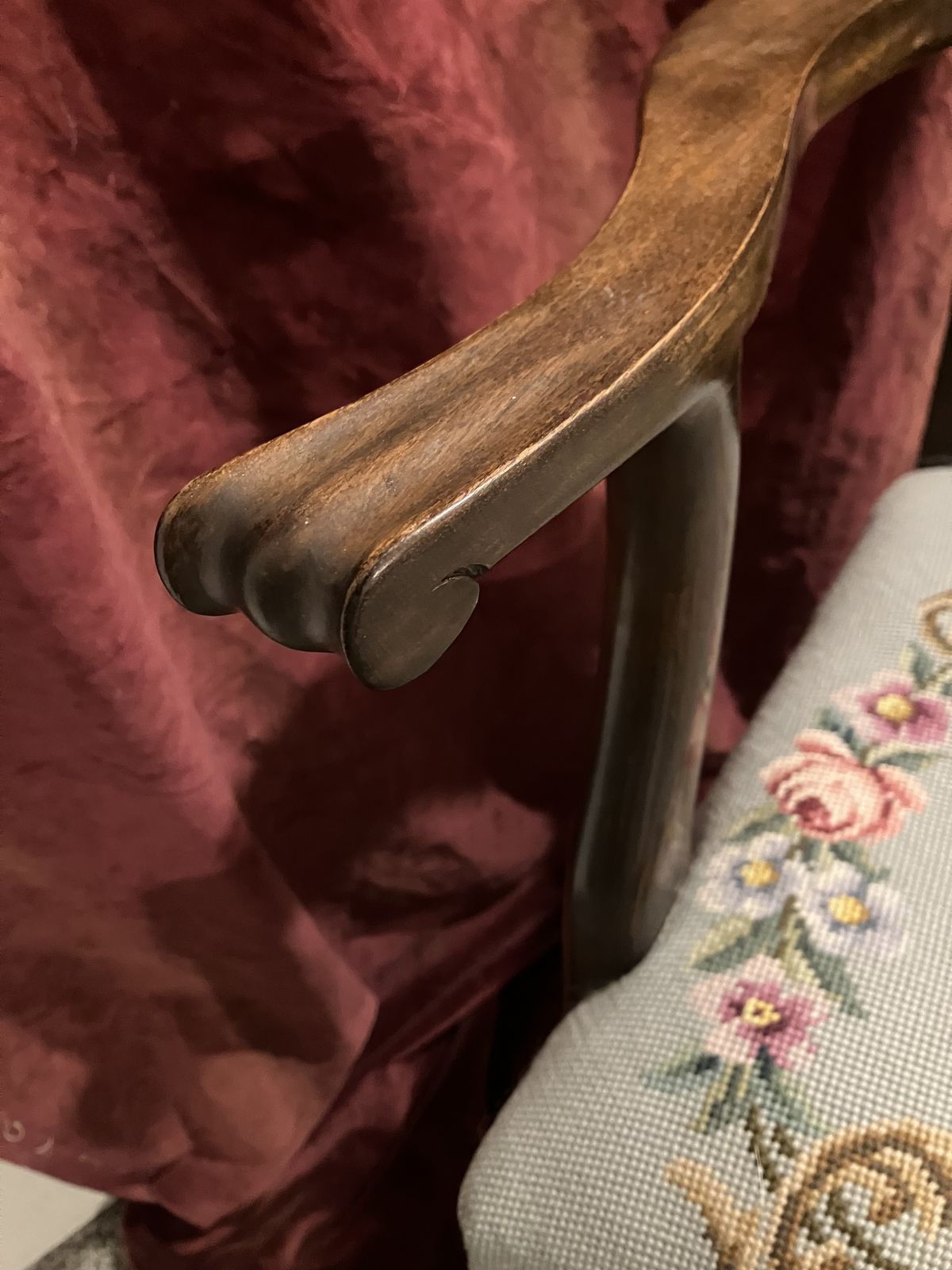 English Georgian Elm And Oak Carver Dining Chairs With Later Upholstered Floral Crotchet Seats photo 295.0