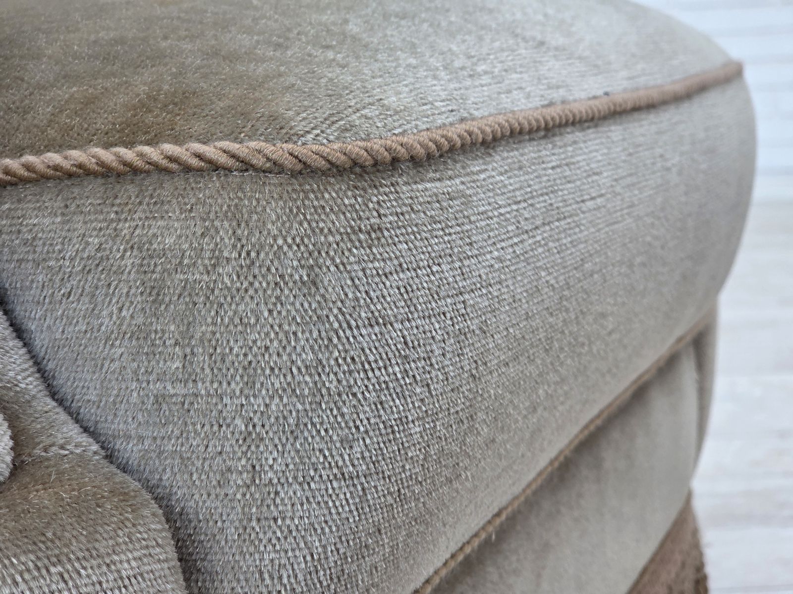 Ca. Jaren 1970, Deense Fauteuil, Goede Staat, Meubelvelours, Beukenhout. photo buy