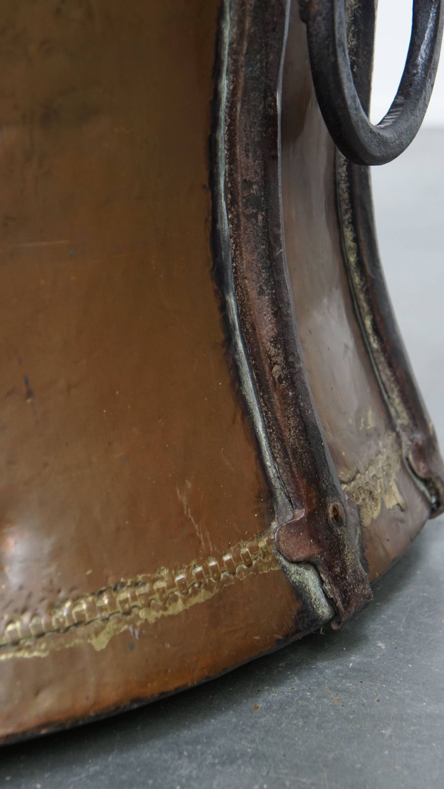 Unique Large And Very Charming Antique Copper Kettle/Firewood Box With A Beautiful Patina photo buy