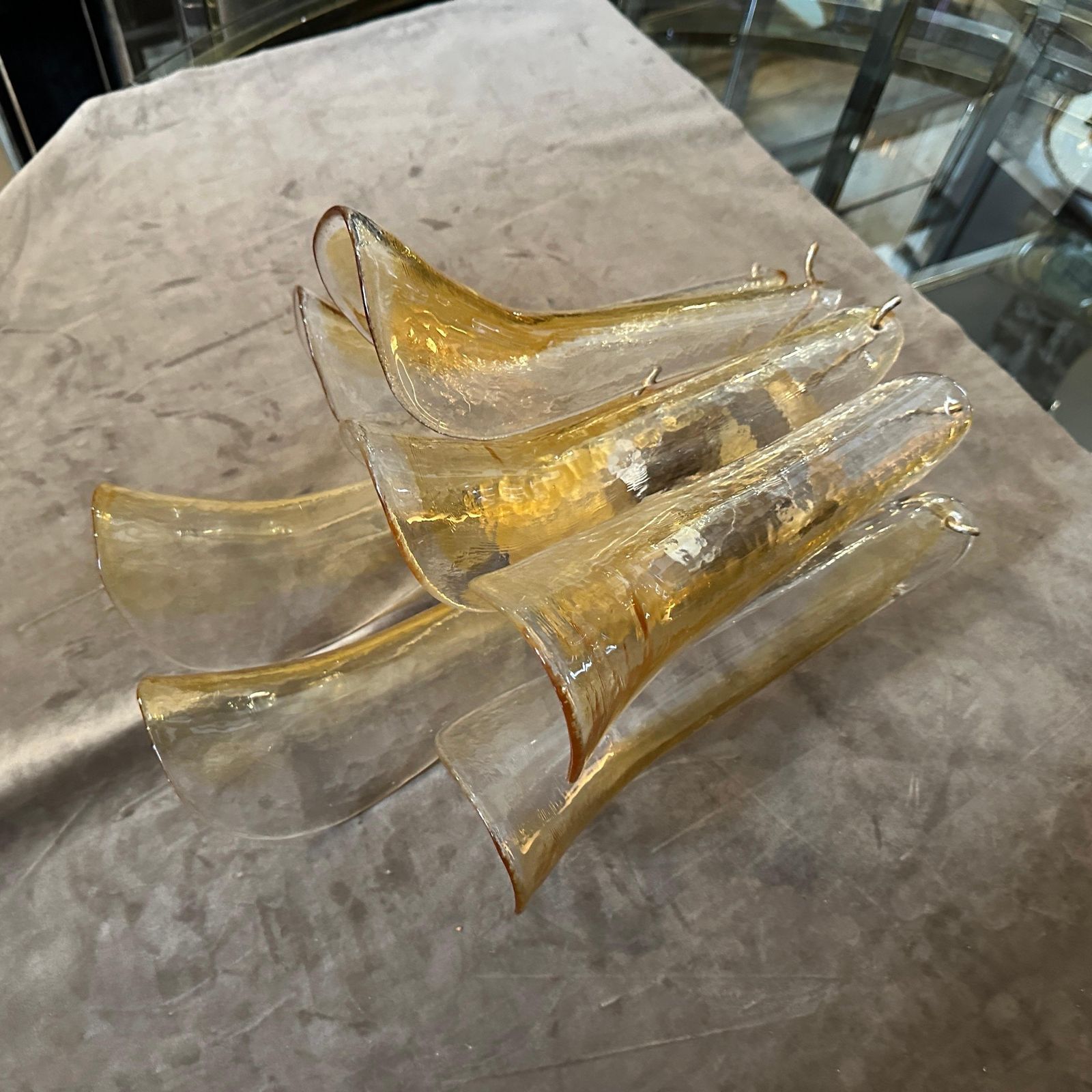 photo vinterior Four 1970s Mid Century Modern Murano Glass Petal Wall Sconces By La Murrina