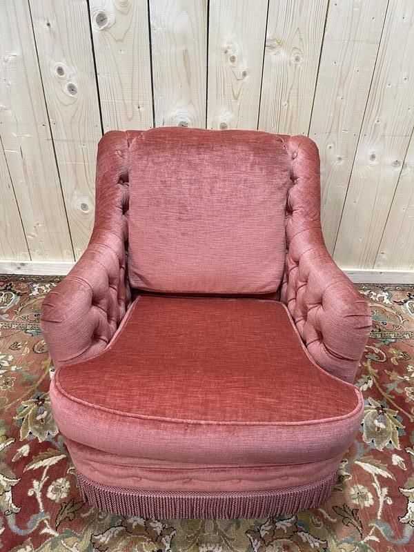Fauteuil Style Crapaud En Velours Rose Capitonné photo vinterior
