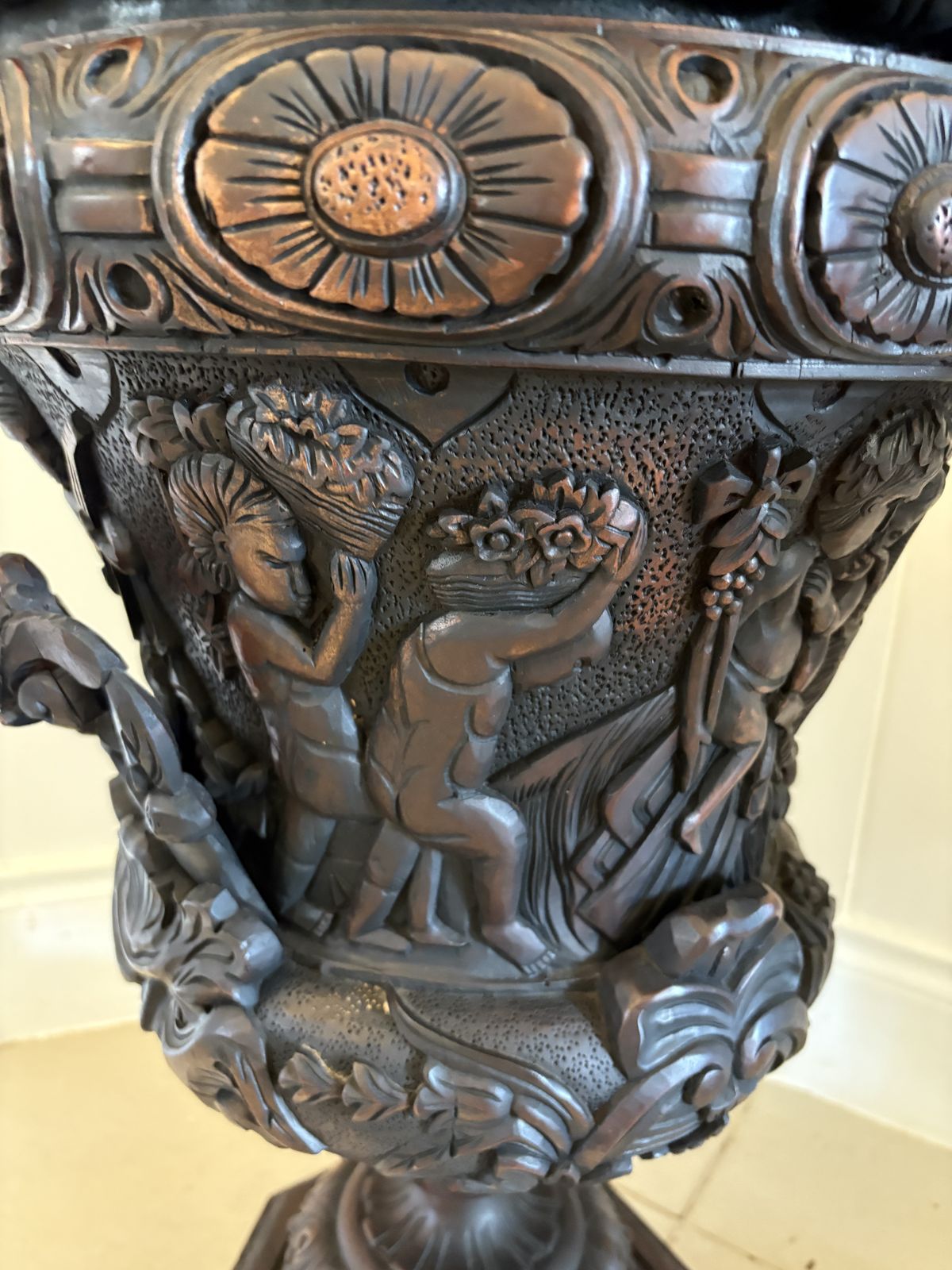 photo buy Large Magnificent Antique Pair Of Carved Mahogany Urns