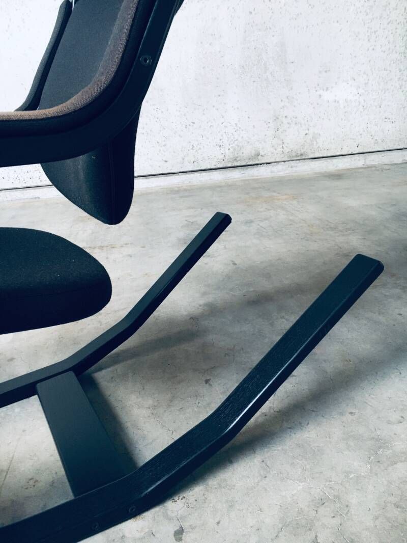 photo vinterior Scandinavian Design 'Zero Gravity' Rocking Chair By Peter Opsvik For Stokke Varier, Denmark 1991