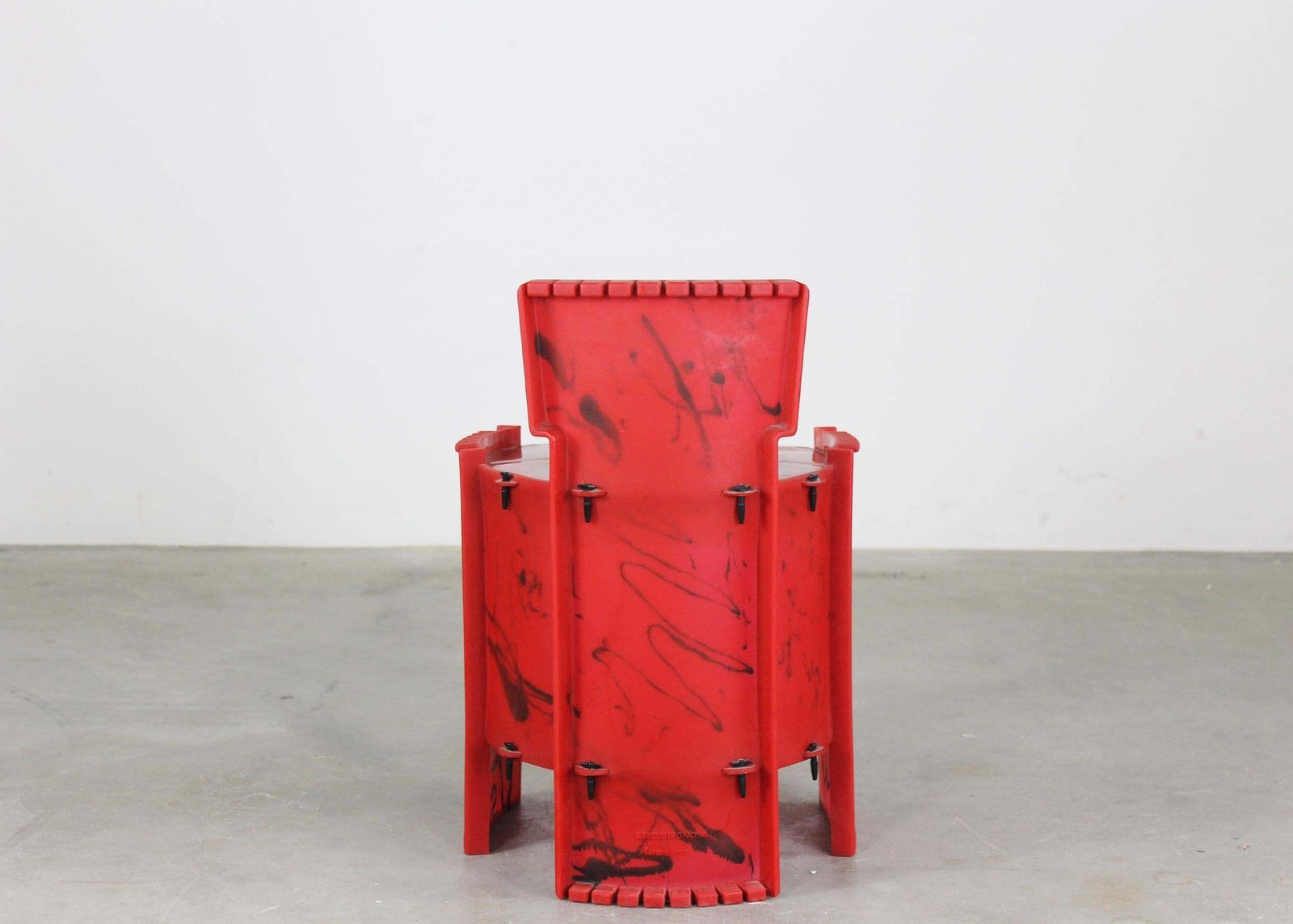 Gaetano Pesce Nobody's Perfect Small Chair In Red Resin By Zerodisegno 2000s photo vinterior