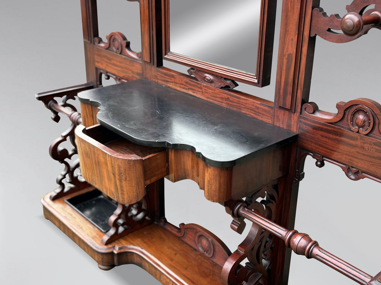 Large 19th Century Victorian Period Mahogany Hall Stand With Arched Mirror photo vinterior