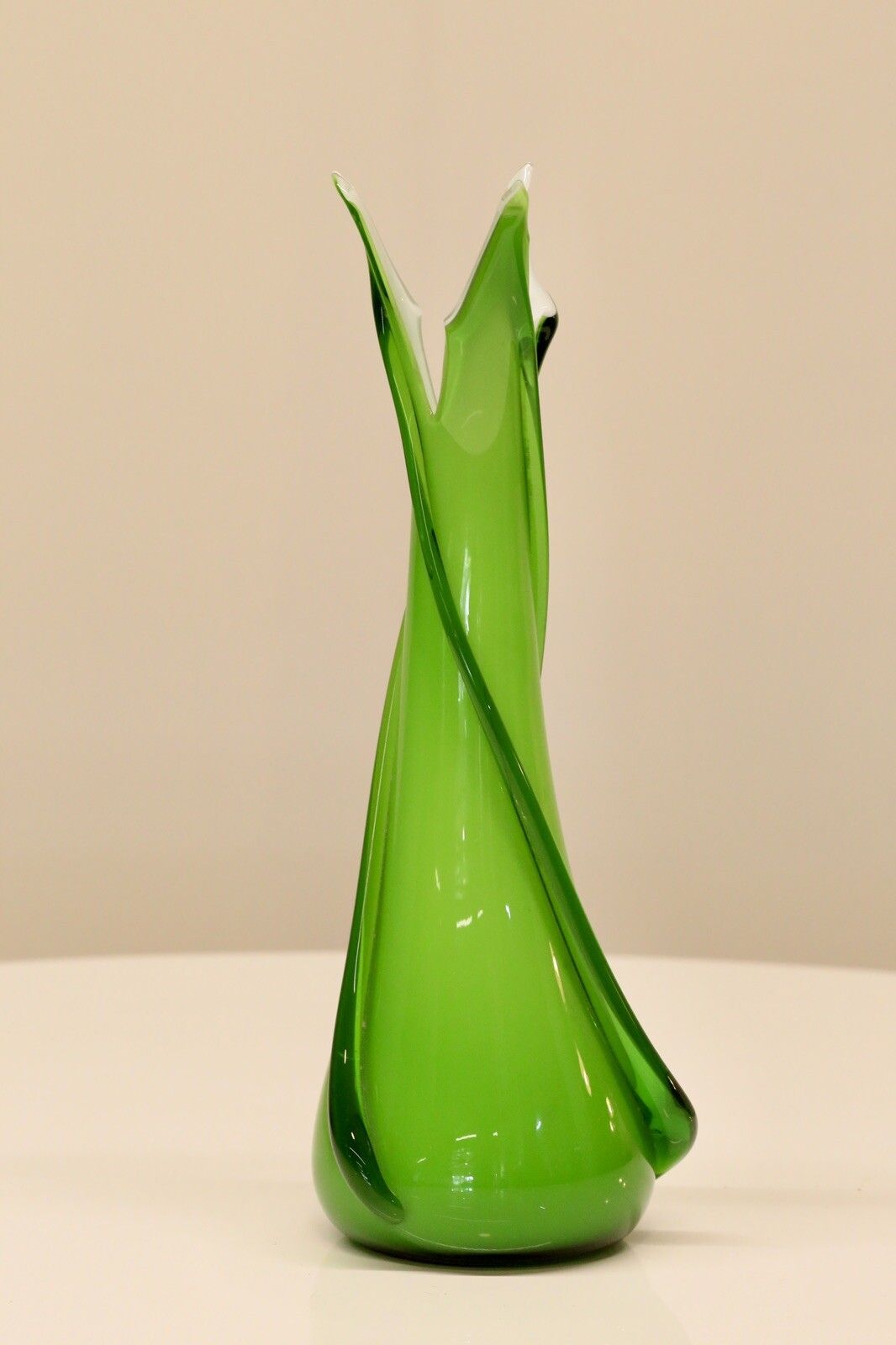 Pair Cristalleria Fratelli Betti / Alrose Italian Empoli Green Art Glass Vases photo 485.0