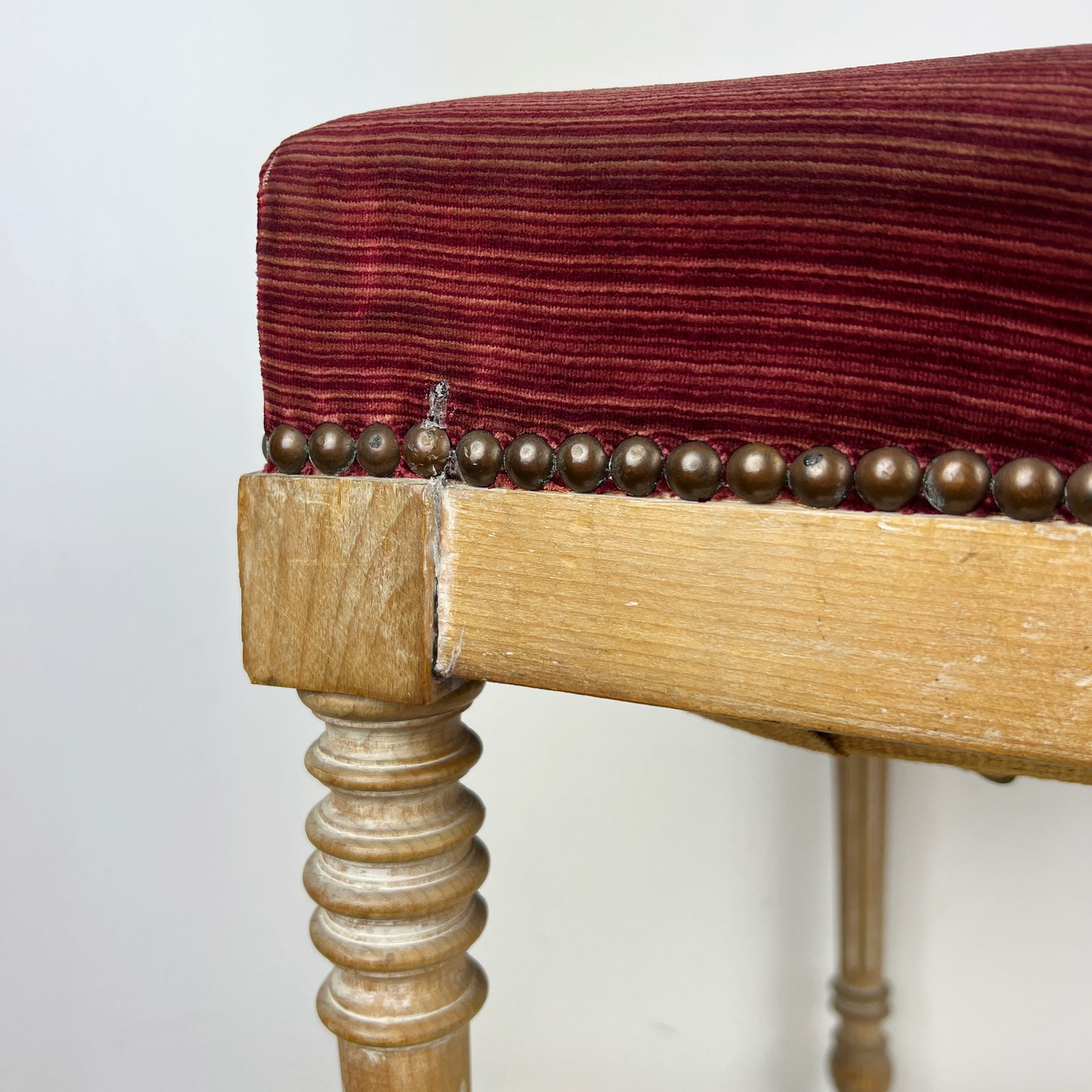 photo furniture 19th Century Swedish Gustavian Carved Wood Accent Chair With Velvet Seat