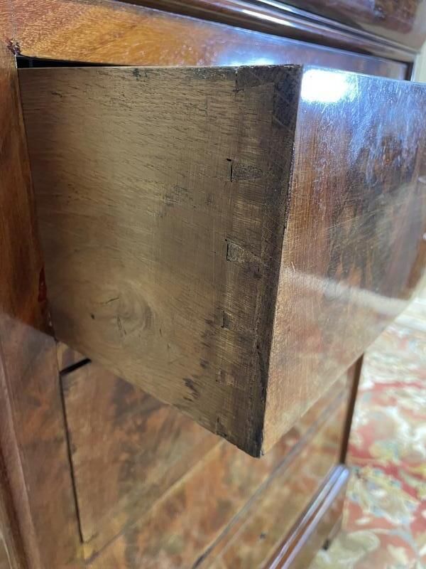 Chiffonnier   Commode époque Louis Philippe En Acajou Et Placage D’acajou. photo furniture