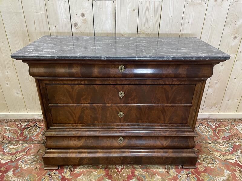 Commode époque Louis Philippe En Acajou Et Placage D’acajou Marbre Gris Veiné photo buy