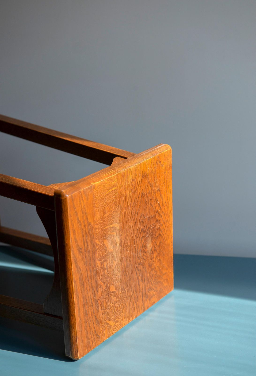 Eiken Plantenstandaard, Vintage Houten Kruk, Handgesneden Plantentafel, Hoge Vierkante Bijzettafel, Rustieke Woondecoratie photo vintage