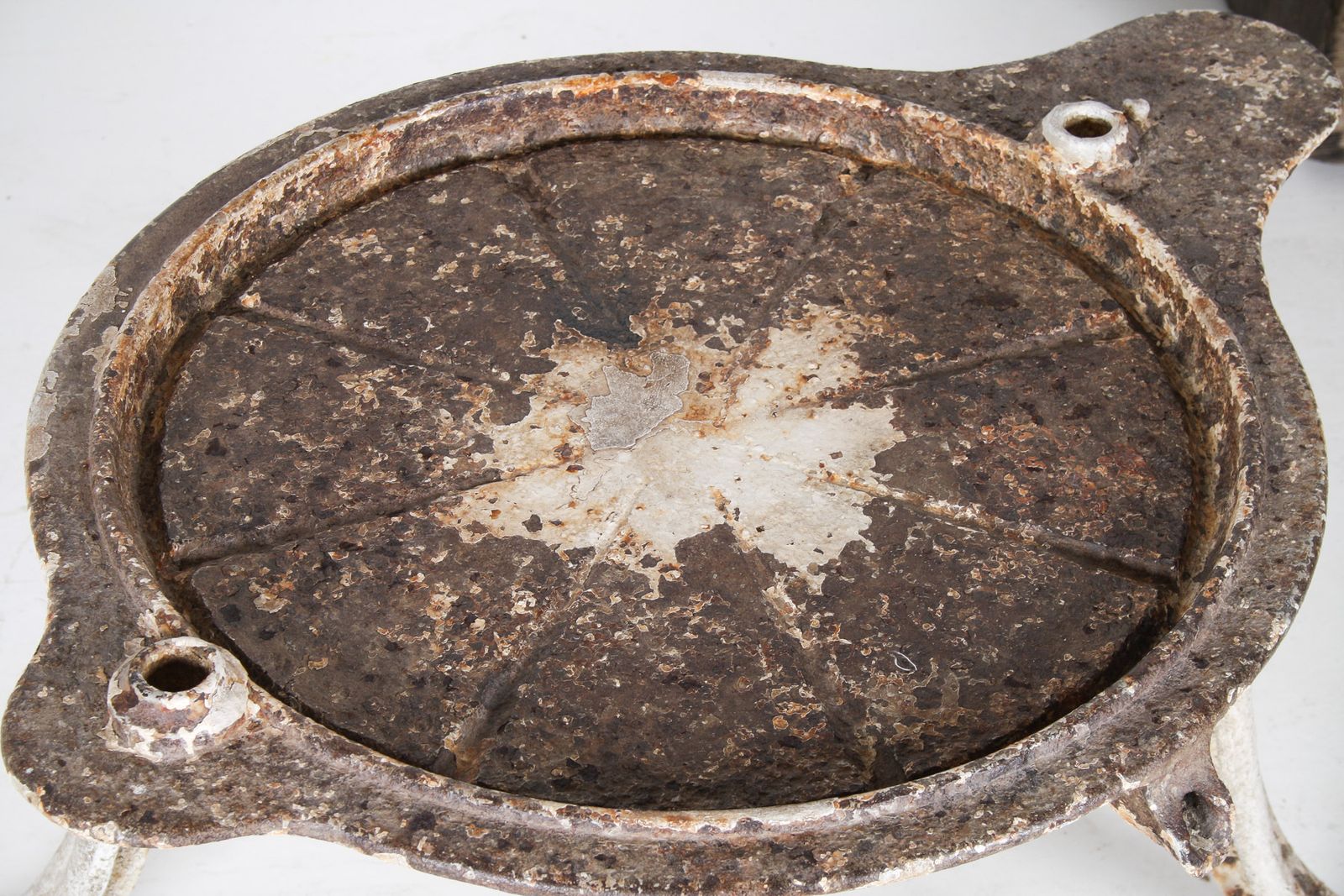 Unusual 19th Century Victorian Cast Iron Garden Side Table Or Pot Stand photo vinterior