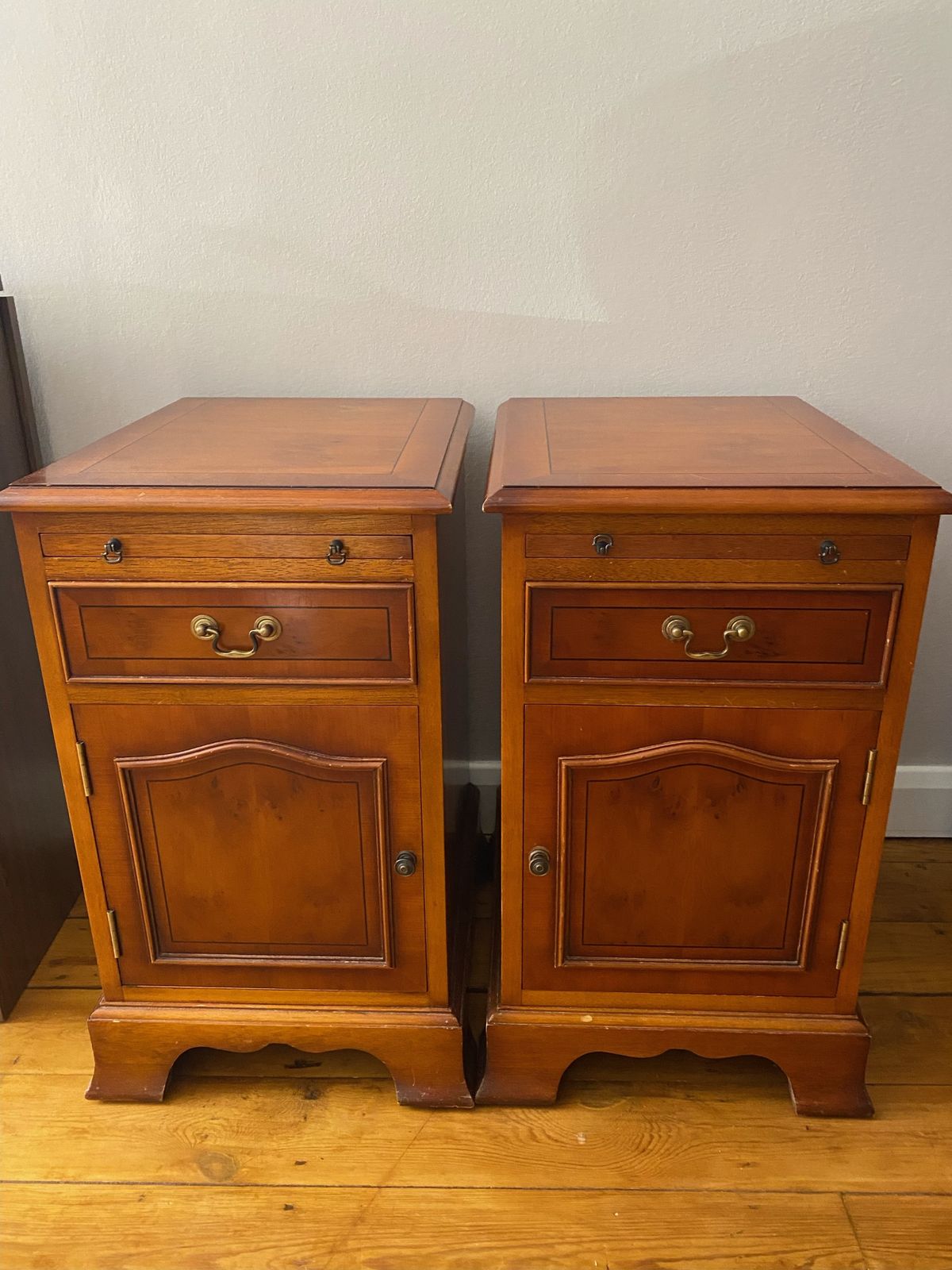 Bradley Yew Wood Pair Of Bedside Tables With Butler Tray photo buy