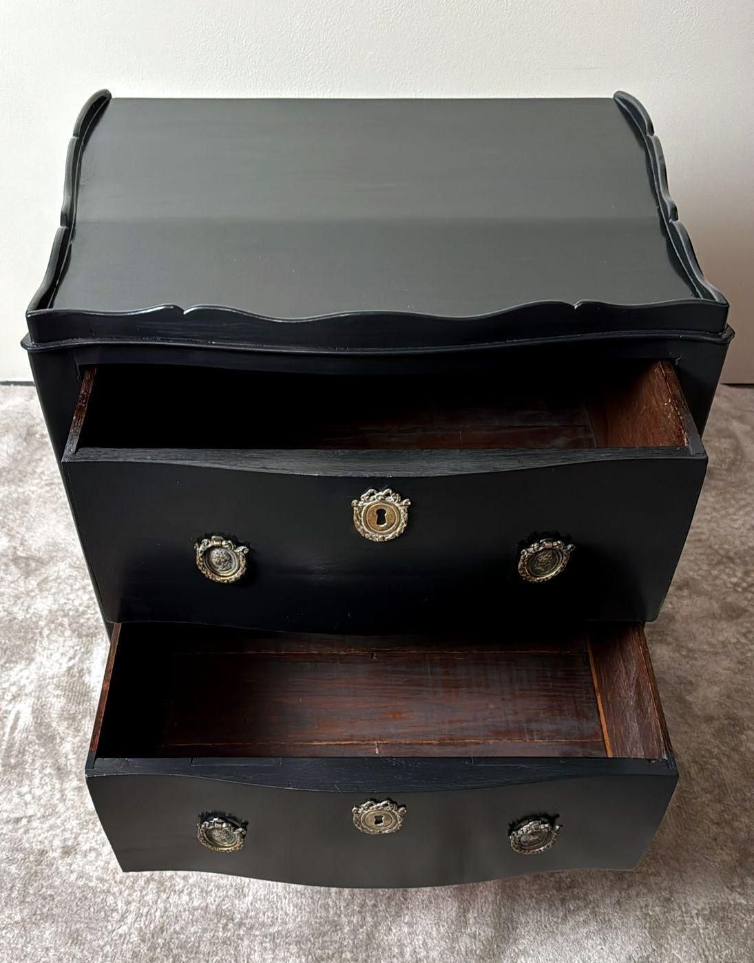 Louis XV Style Black Lacquered Walnut Chest Of Drawers With Bronze Decorations photo buy