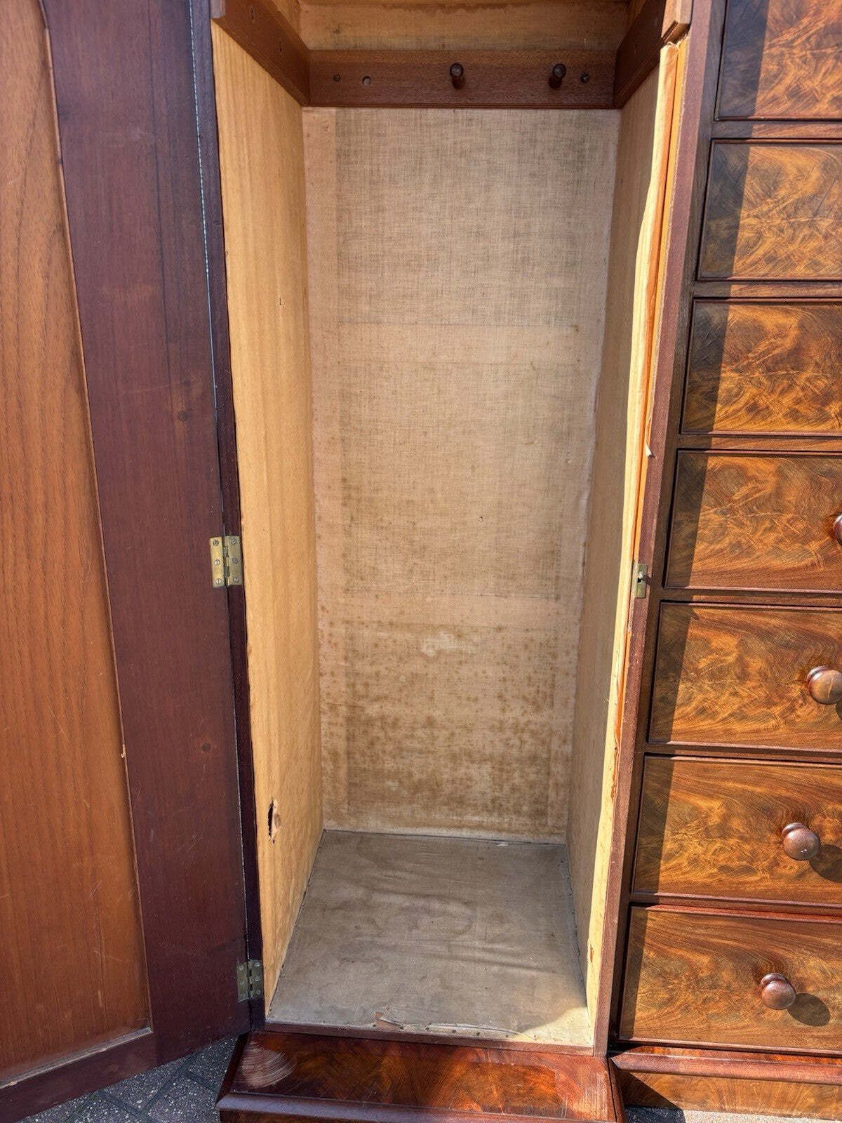 photo furniture William IV Mahogany Compactum, Large Chest Of Drawers And 2 Cupboards. Superb