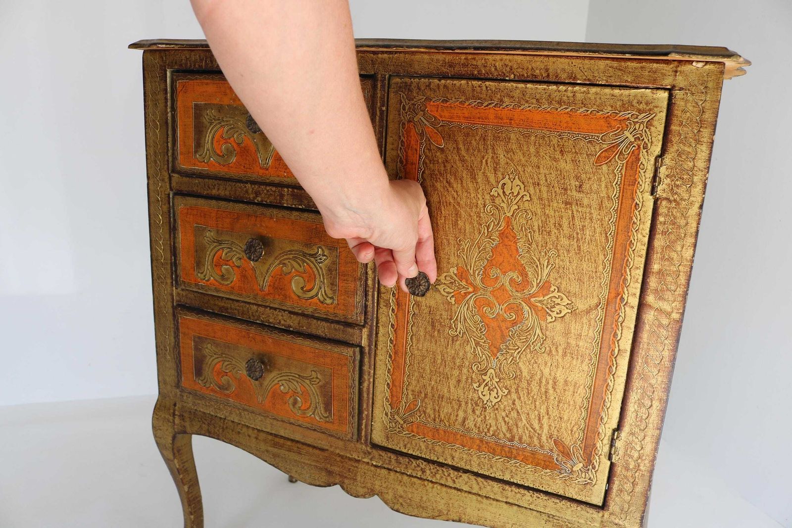 Florentine Gilt Cabinet Italian Small Cupboard Hollywood Regency Bedside Cabinet Mid Century Side Table Vintage Nightstand Drawers Door 60s photo Furniture