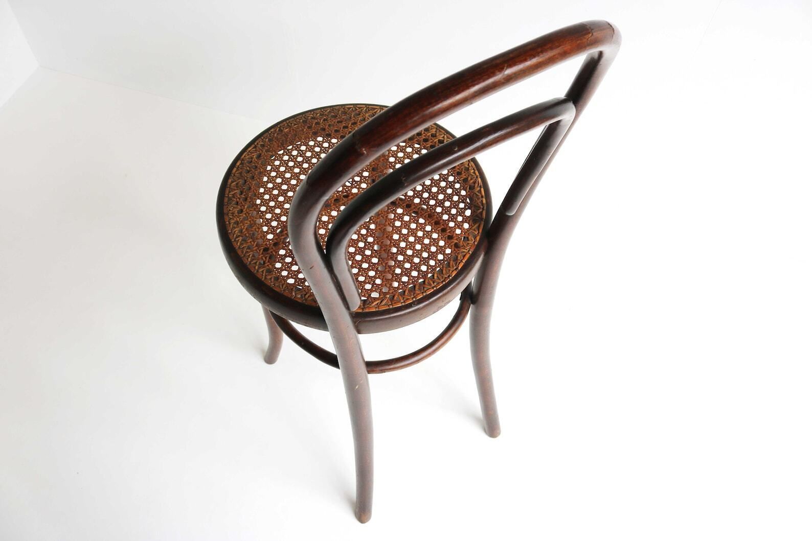Michael Thonet Hoge Stoel "Ladensessel" Of Winkelstoel Nr. 4001 – Antieke Oostenrijkse Gebogen Houten Stoel Met Hoge Rugleuning, Ca. 1885–1900 photo Meubels