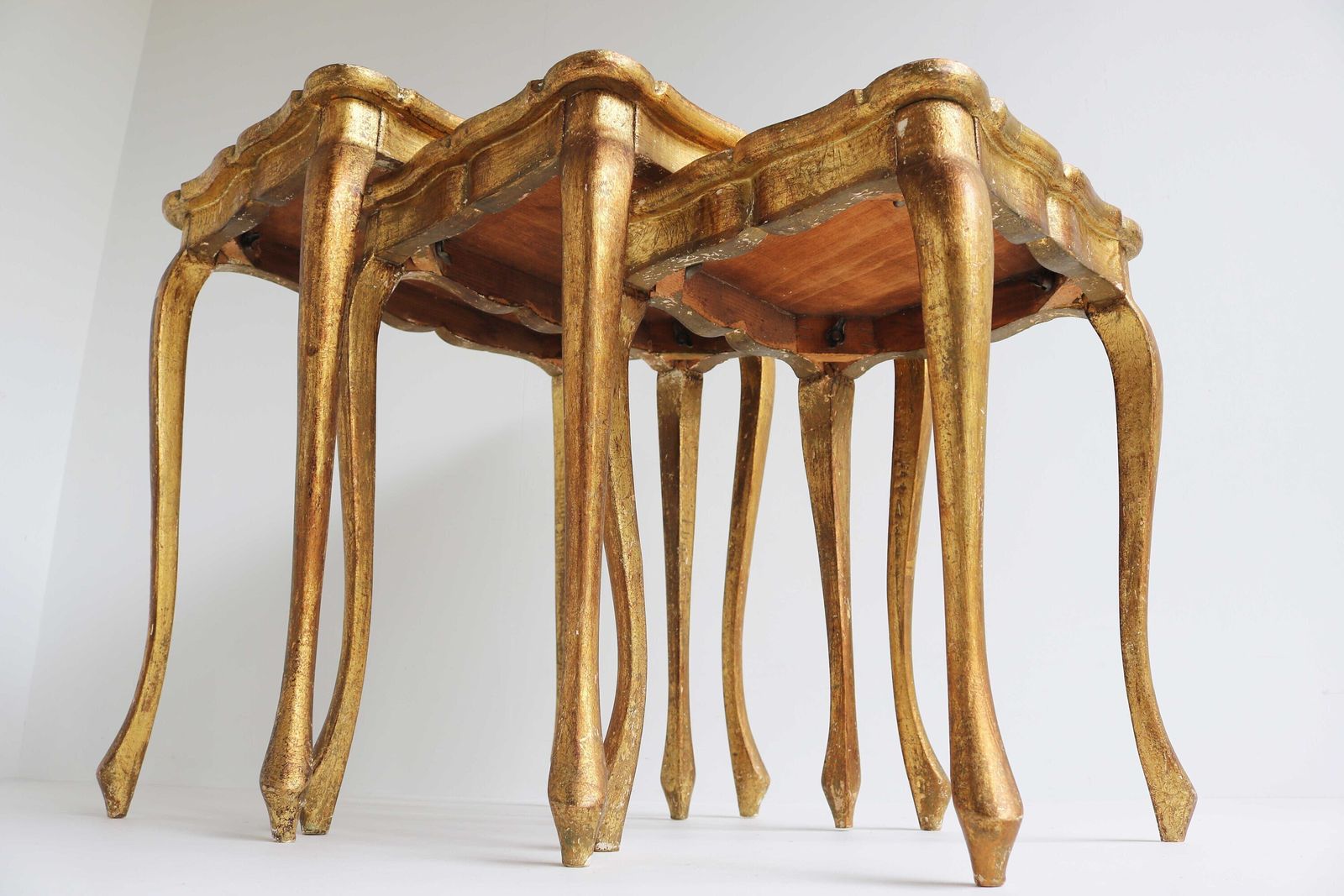 photo furniture Regency Florentine Coffee Tables In Gilded Wood, 1960s, Set Of 3 Italian Nesting Tables Neoclassical Gilded Side Tables Golden Hand Painted