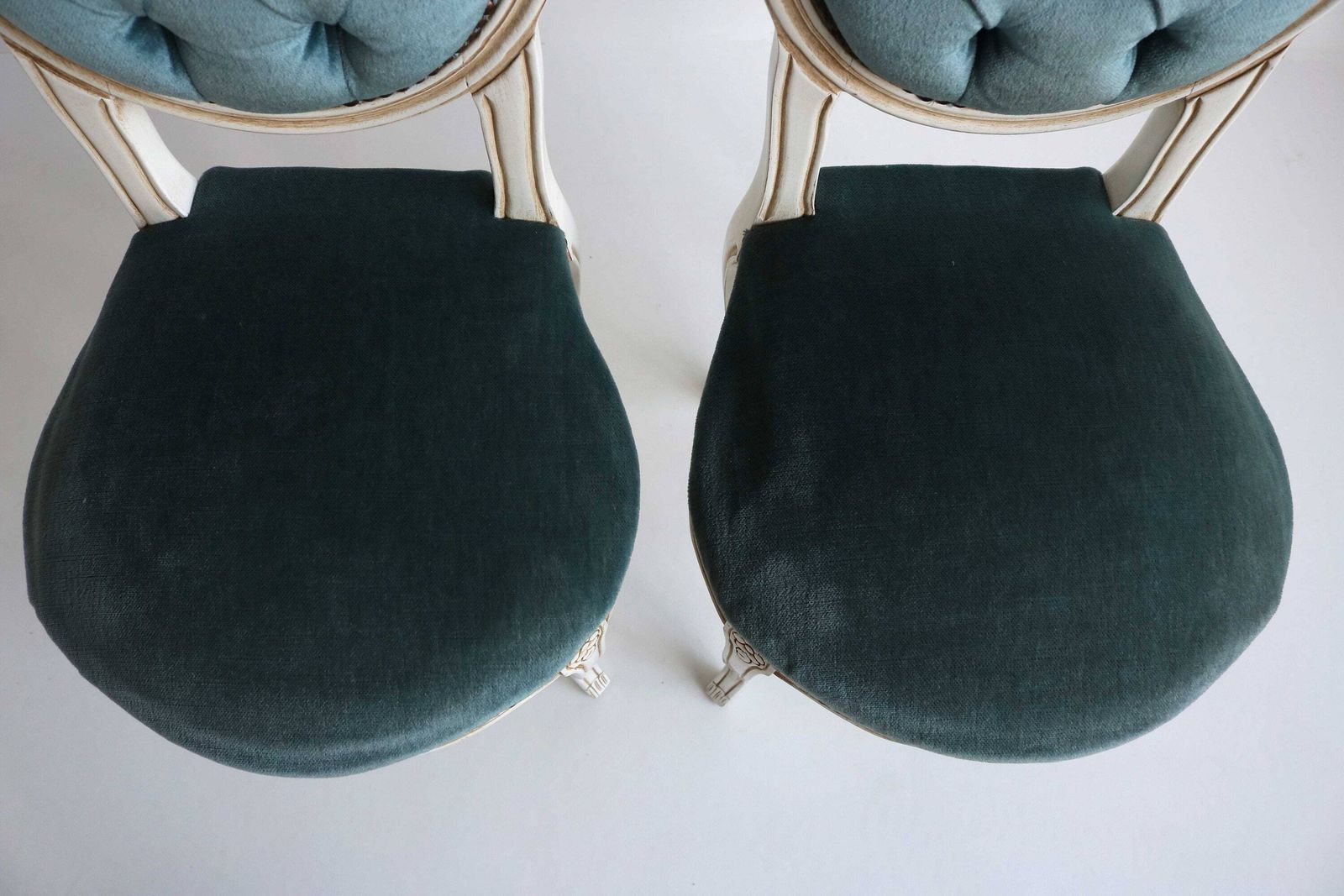 Pair Bedroom Dressing Seats Couple Antique Style Boudoir Chairs Set Off Two Velvet Chairs Hand Carved Regency Style Chairs Vanity Chairs 60s photo vinterior