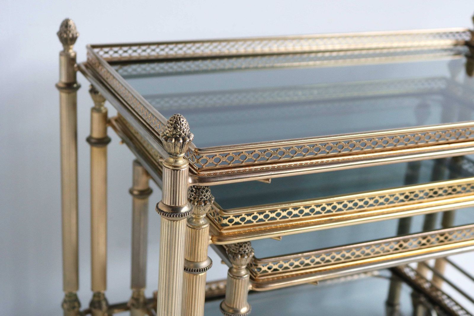Neoclassische Franse Bijzettafels In Maison Baguès Stijl – Mid Century Gerookt Glas, Set Van 3 Vintage Bijzettafels Op Wieltjes, Ca. 1960 photo furniture