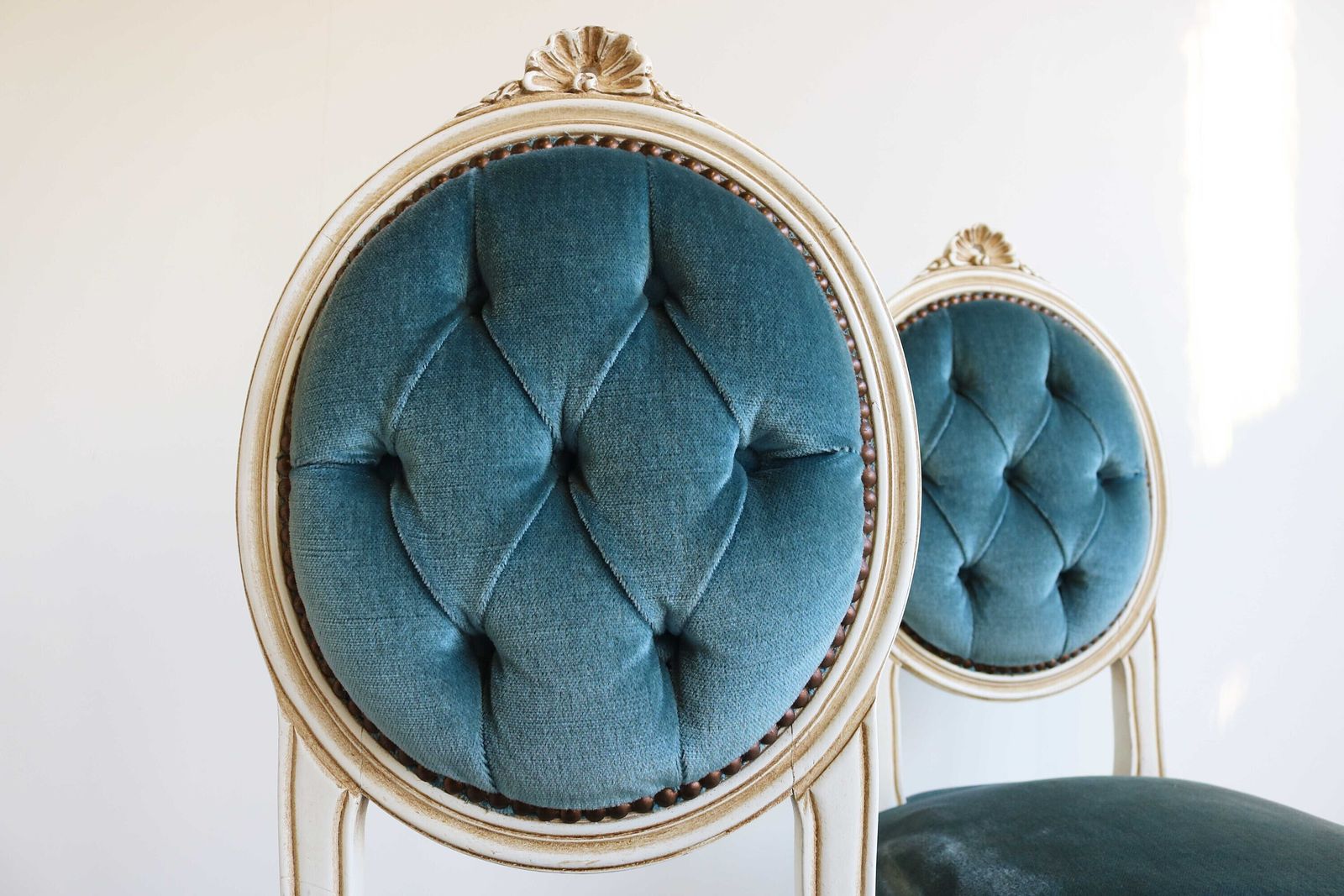 Set Hollywood Regency Italian Wood Carved Small Chairs Quilted Blue Fabric Romantic 1960 Midcentury Vanity Chairs Bedroom, Louis XV Style photo furniture