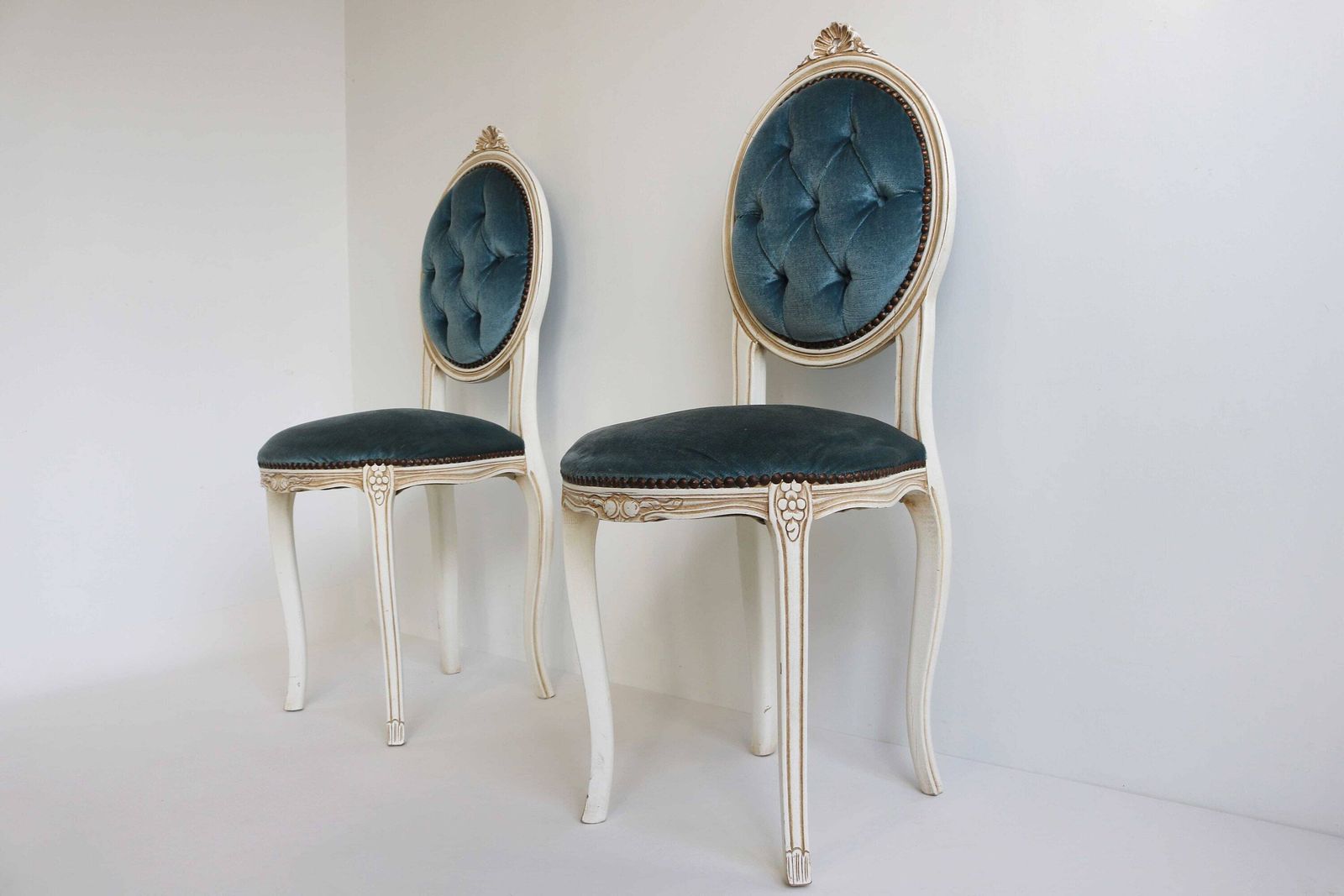 Set Hollywood Regency Italian Wood Carved Small Chairs Quilted Blue Fabric Romantic 1960 Midcentury Vanity Chairs Bedroom, Louis XV Style photo for sale
