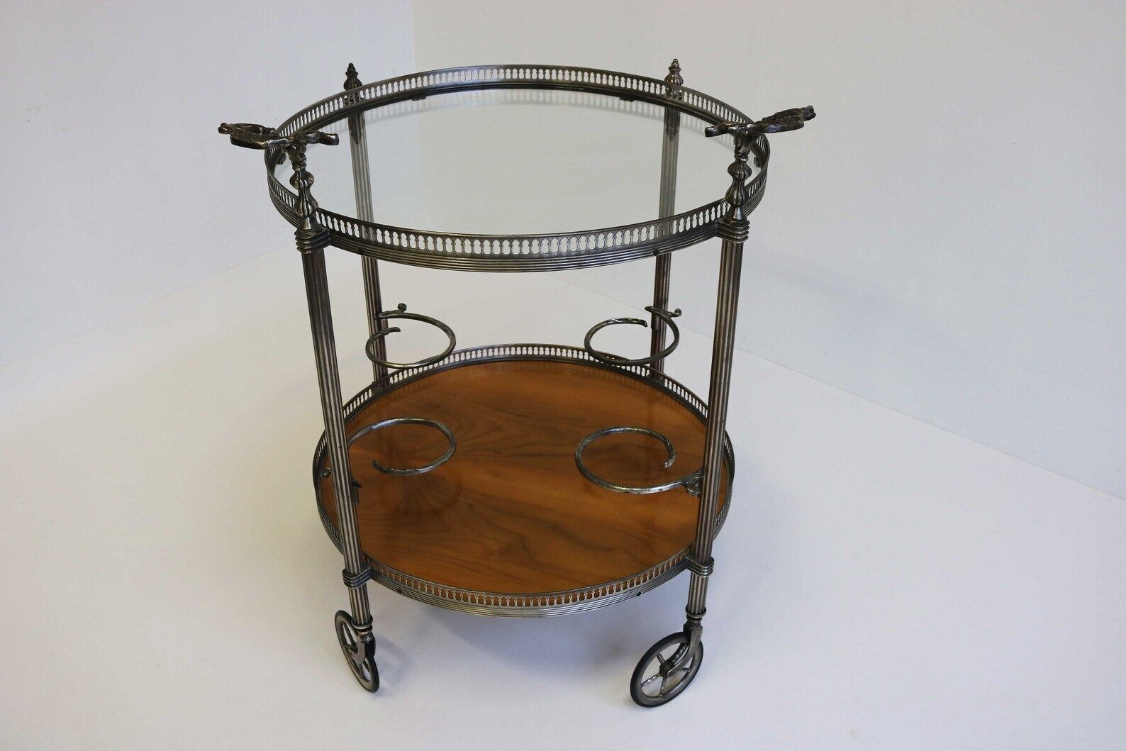 photo furniture Mid Century Round Silver Bar Cart Clear Glass And Wood Four Bottle Holders And Two Handles Vintage Serving Trolly Tea Cart Side Table 1950s