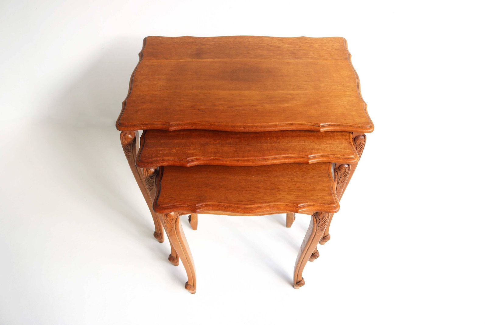 Vintage French Louis XV Style Oak Wood Carved Set Of 3 Nesting Tables Additional Tables Side Tables Set Tables Plant Tables 1960s photo furniture