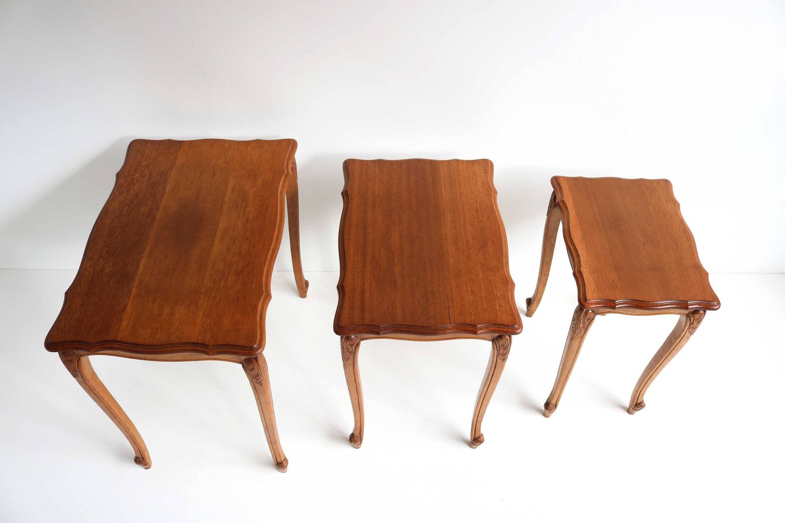 Vintage French Louis XV Style Oak Wood Carved Set Of 3 Nesting Tables Additional Tables Side Tables Set Tables Plant Tables 1960s photo buy