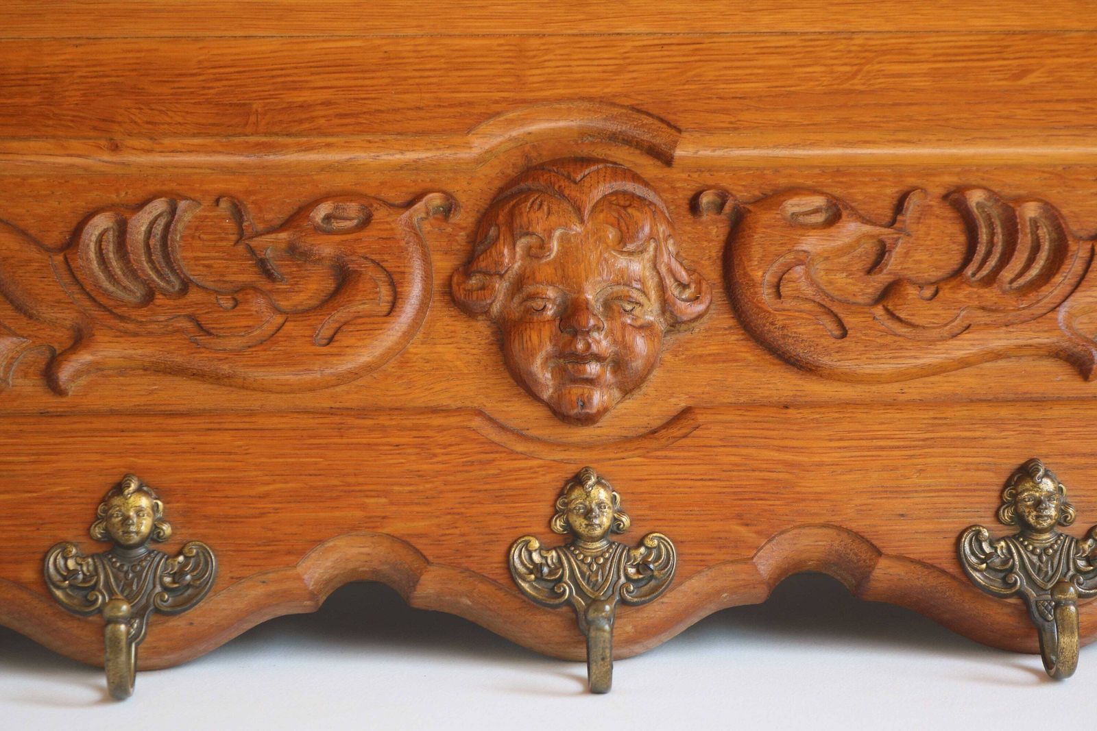 Carved Cherub Oak Coat Hat Scarf Wall Rack Hanger Angel Brass Hooks French Louis XV Mid Century Kitchen Rack Book Shelf Country Farmhouse photo 562.0