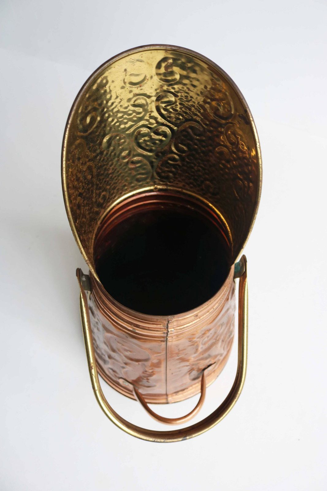 Mid 20th Century Brass Copper Coal Scuttle Umbrella Cane Stand Ash Scuttle Fireplace Bucket Dutch Embossed Mill Farmhouse 1950 1960s photo vinterior