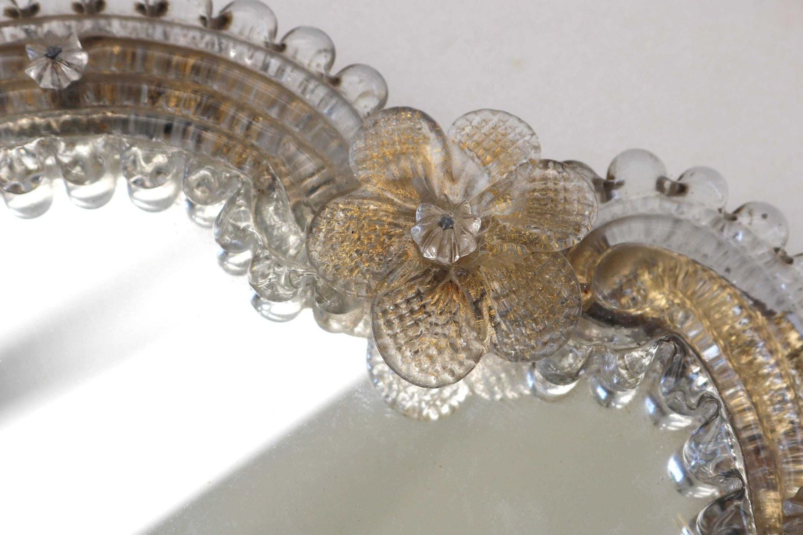 Murano Glazen Wandlamp In Venetiaanse Stijl Met Spiegel, Twee Armen, Vintage Italiaanse Bloemen Wandlamp Jaren 1950 photo 804.0