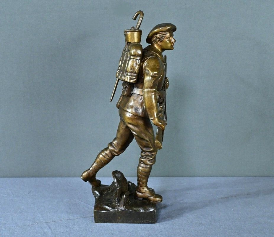 photo vinterior Bronze “The Alpine Hunter”, Signed E.Carlier – Late 19th Century