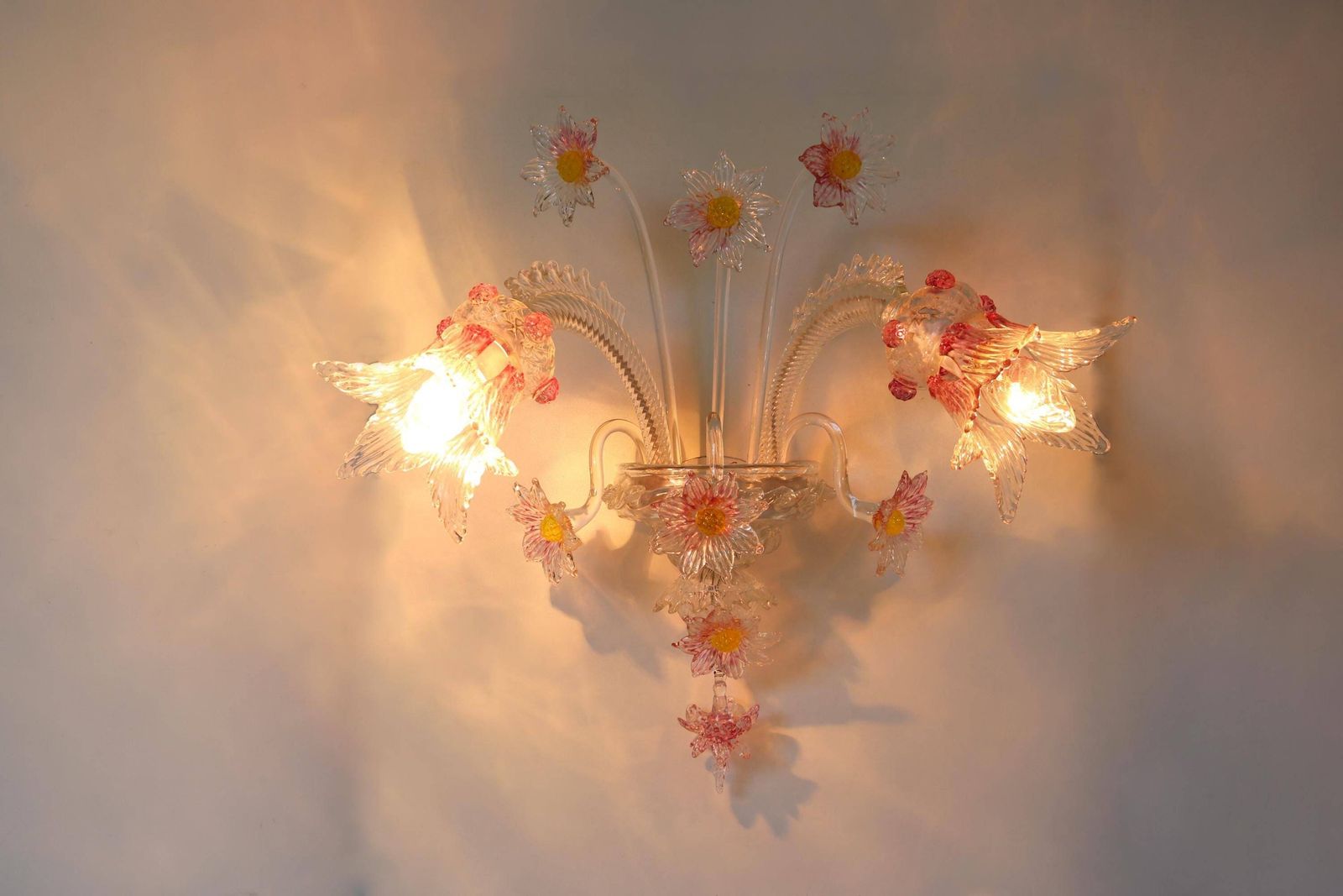 Single Murano Venetian Wall Sconce, Hand Blown Wall Light Pink ,Yellow And Clear Glass Flowers Floral Hand Made Wall Lamp 1950 Italian
