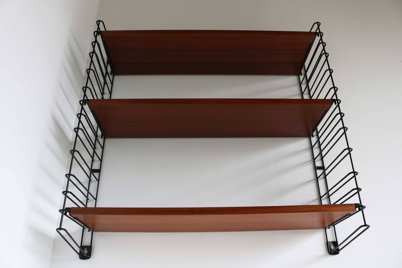 Verstelbaar Vintage Mid Century Teakhouten Wandrek – Tomado Design, Ebbenhouten Metaal En Teak, Jaren 1950–1960, Dutch Design photo buy