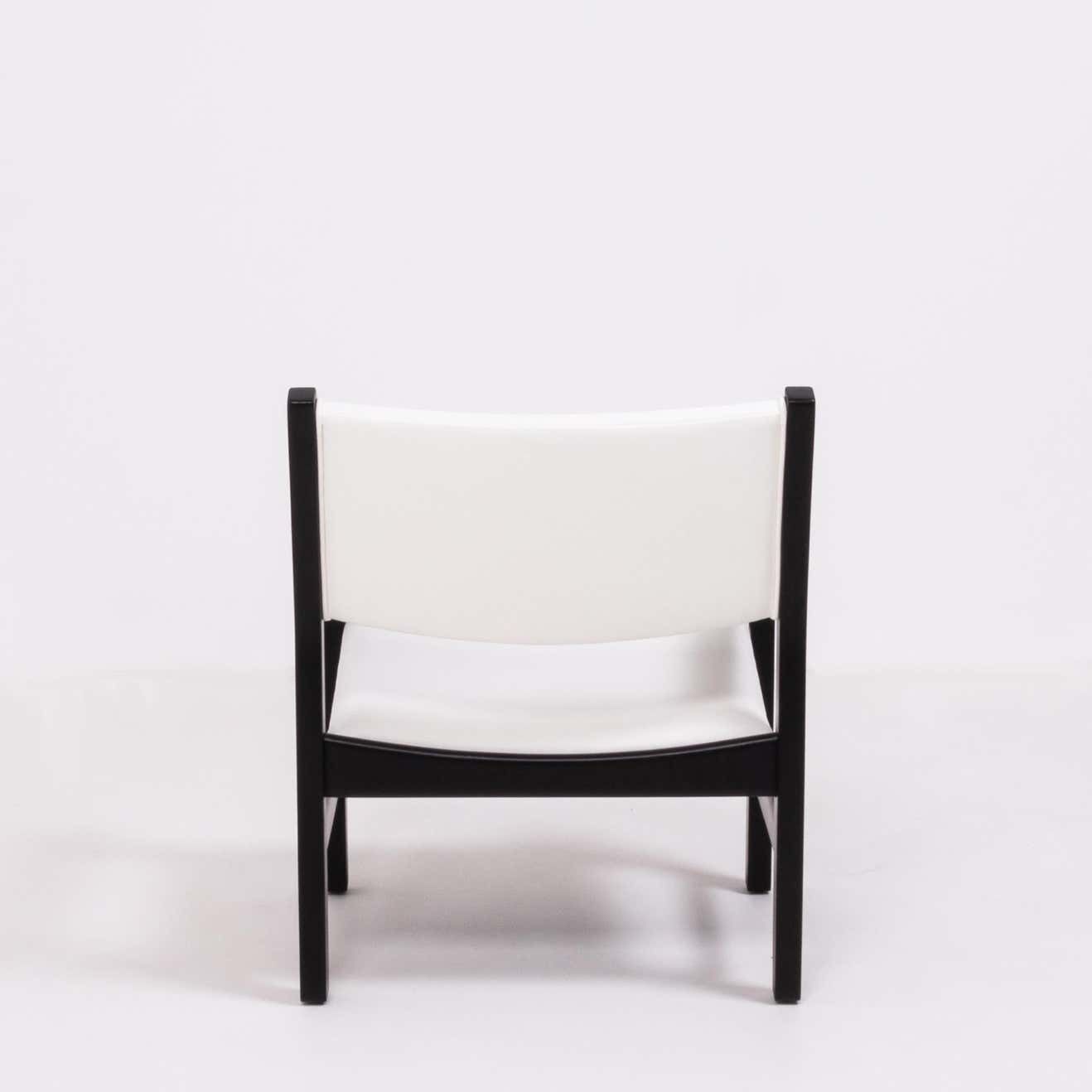 photo furniture Hans Wegner Midcentury Dining Chairs For Getama In White, Set Of Six