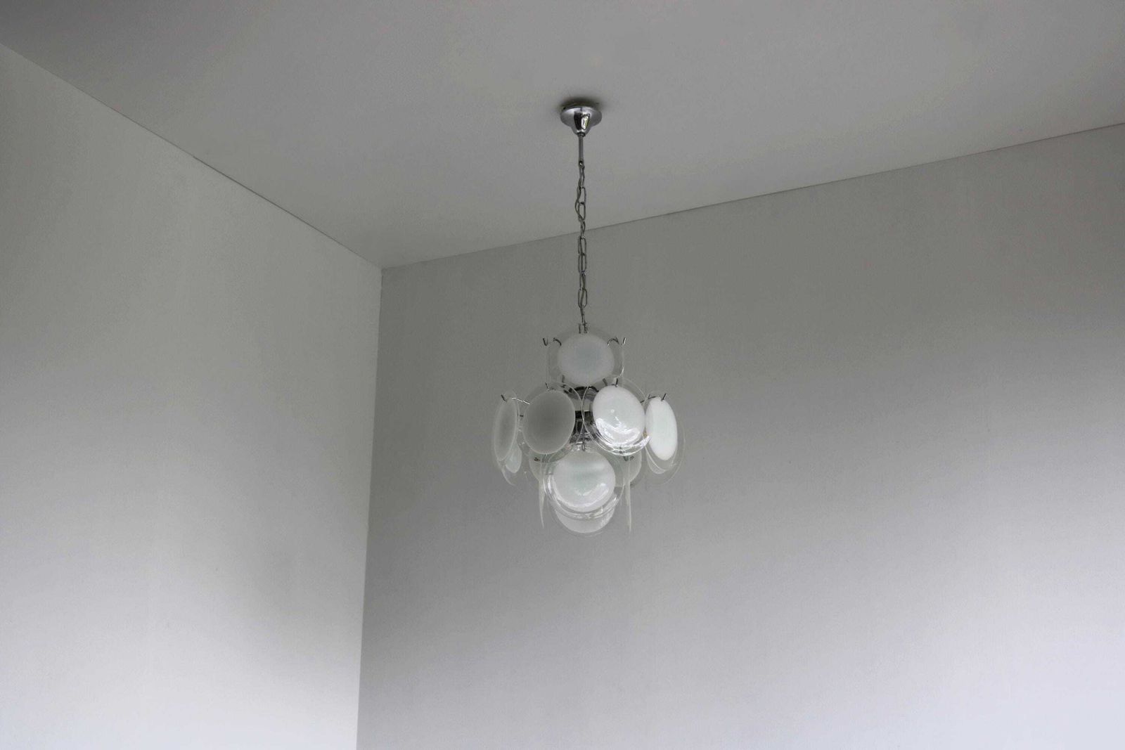 Vintage Murano Glass Disc Chandelier By Gino Vistosi | 1970s Italian Mid Century Modern Pendant Lamp | 16 White Transparent Discs photo furniture