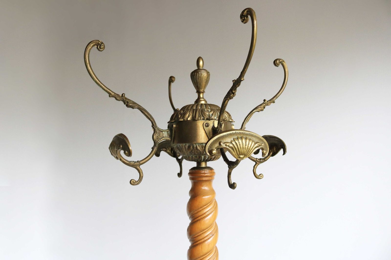 Ornate Brass & Barley Twisted Wood Italian Coat Hat Rack Hall Tree Floor Stand Hollywood Regency Vintage Fish Base Bedroom Furniture 1950s photo for sale