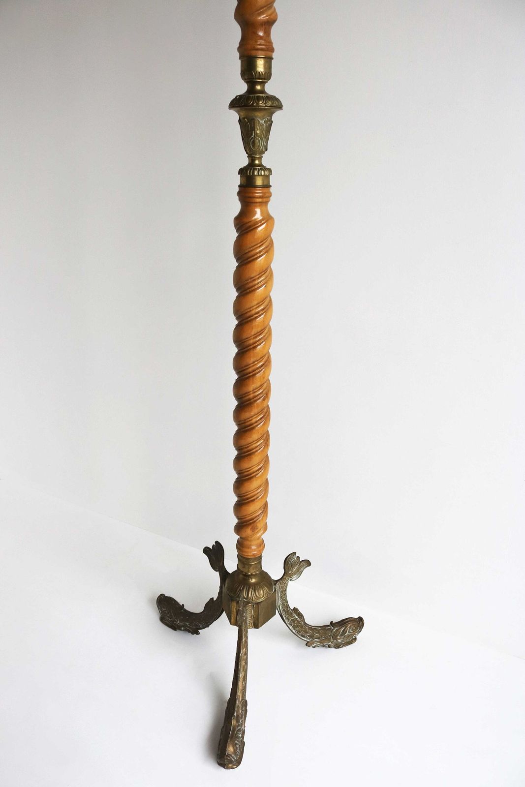 Ornate Brass & Barley Twisted Wood Italian Coat Hat Rack Hall Tree Floor Stand Hollywood Regency Vintage Fish Base Bedroom Furniture 1950s photo vintage