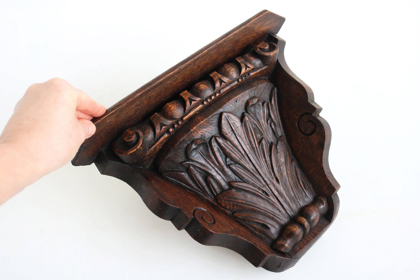 Twee Antieke Eiken Hoekwandconsoles – Gesneden Houten Wandplankbeugels, Franse Wandplank, Decoratieve Hangplank, Voetstuk, 19e Eeuw photo Kunst
