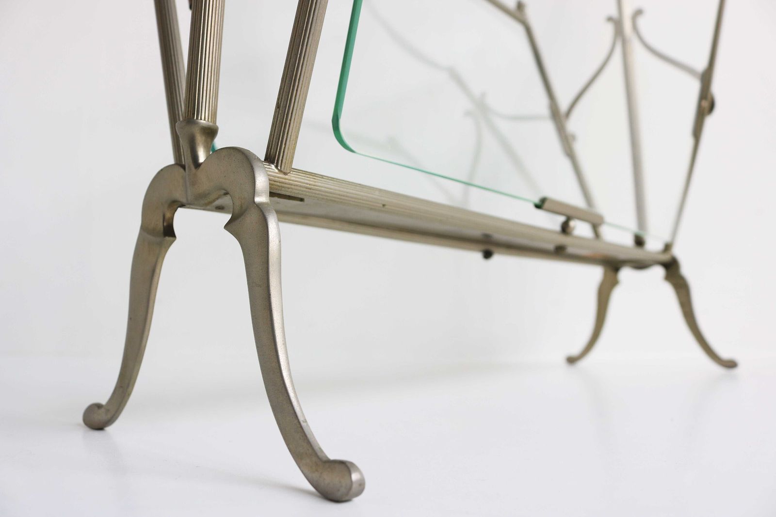 A French Maison Jansen Style Silver Brass And Clear Glass Magazine Rack Paris Magazine Stand Chique Style Magazine Holder 1960s Design photo vintage