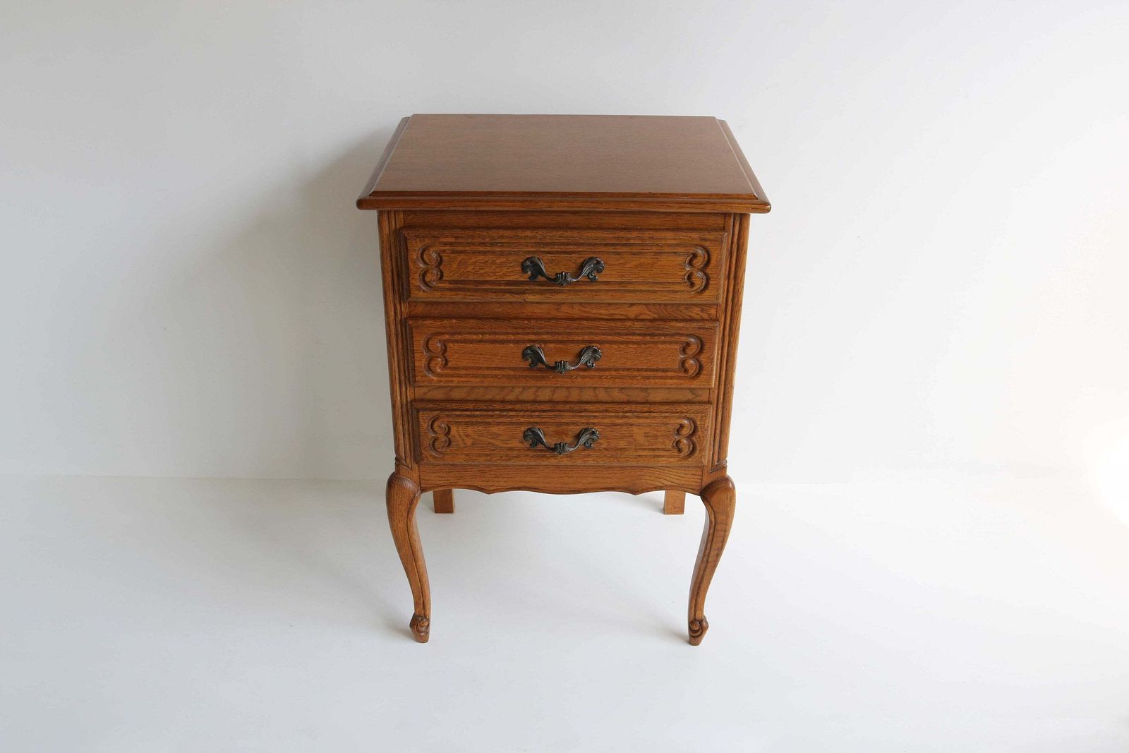 Mid Century Oak Wood Carved French Louis XV Style Louis Quinze Nightstand Three Drawer Cabinet Chest Of Drawers Romantic Antique Style 1960 photo furniture