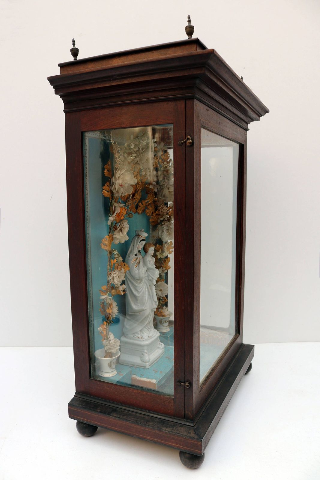 19th Century Display Cabinet Shrine Virgin Mary In Porcelain Flowers In Porcelain Vase 1800  1900 photo 1065.0