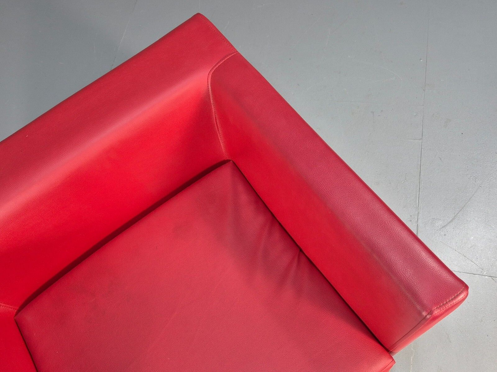 Vintage Red Vinyl Modern Design Lounge Chair Modus Brand Retro Style Eb9409 Mnor photo vinterior