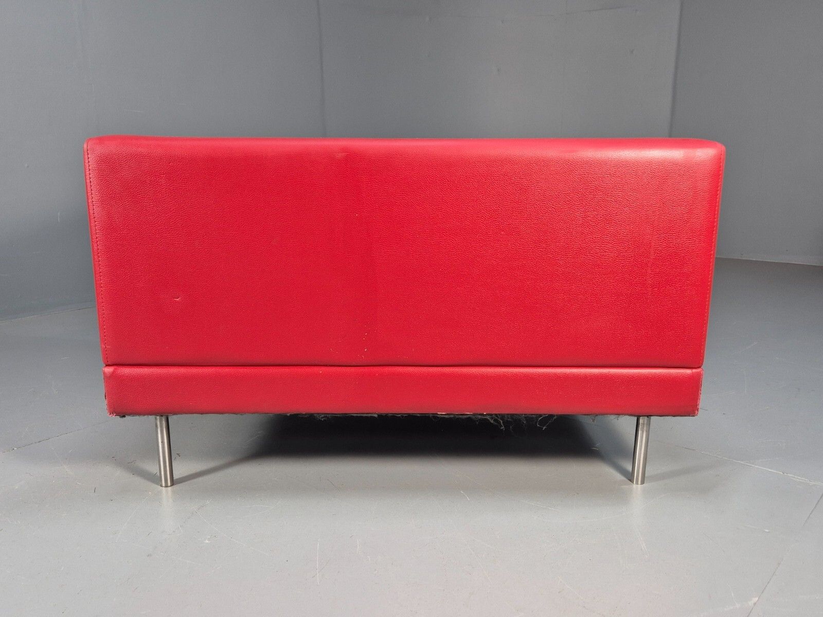 photo vinterior Vintage Red Vinyl Modern Design Lounge Chair Modus Brand Retro Style Eb9409 Mnor