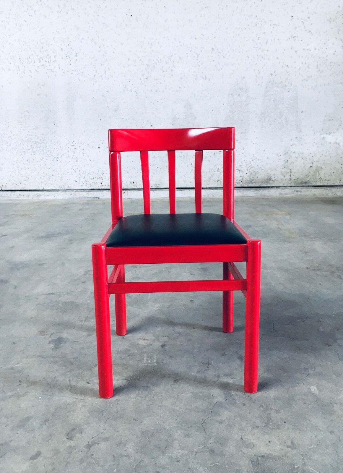 photo vintage Mid Century Modern Design Eetkamerstoelen In Rood, Set Van 6 – België, Ca. Jaren 1960