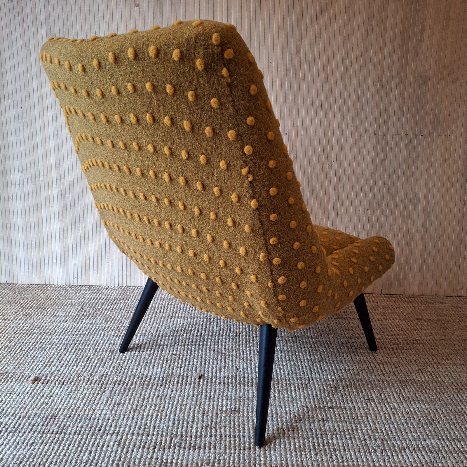 photo vinterior Fab Vintage Retro Mcm Easy Lounge Chair Yellow Spotty Wool Black Atomic Legs