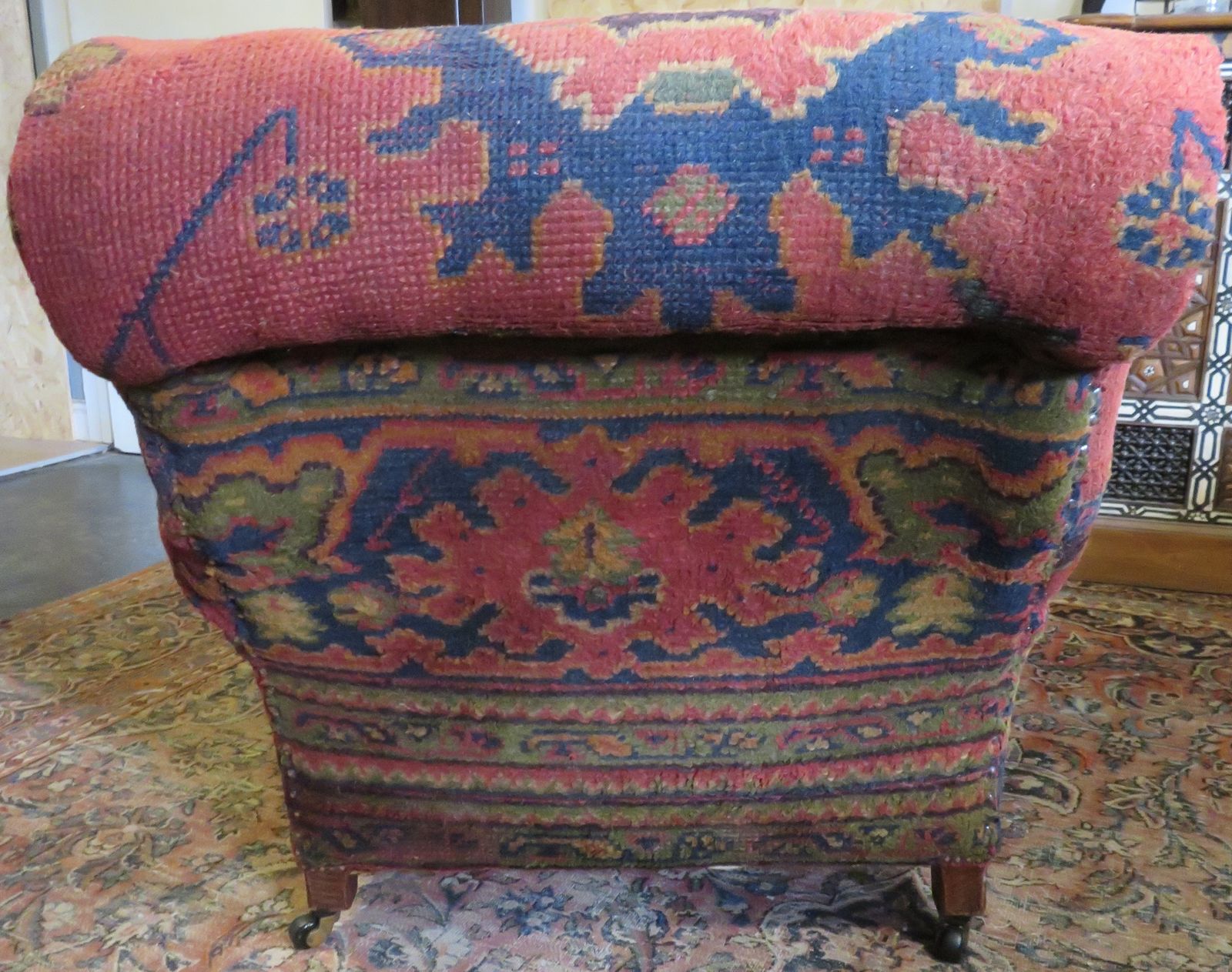 Howard And Sons "Ushak Turkey Carpet" Club Armchair. photo vinterior