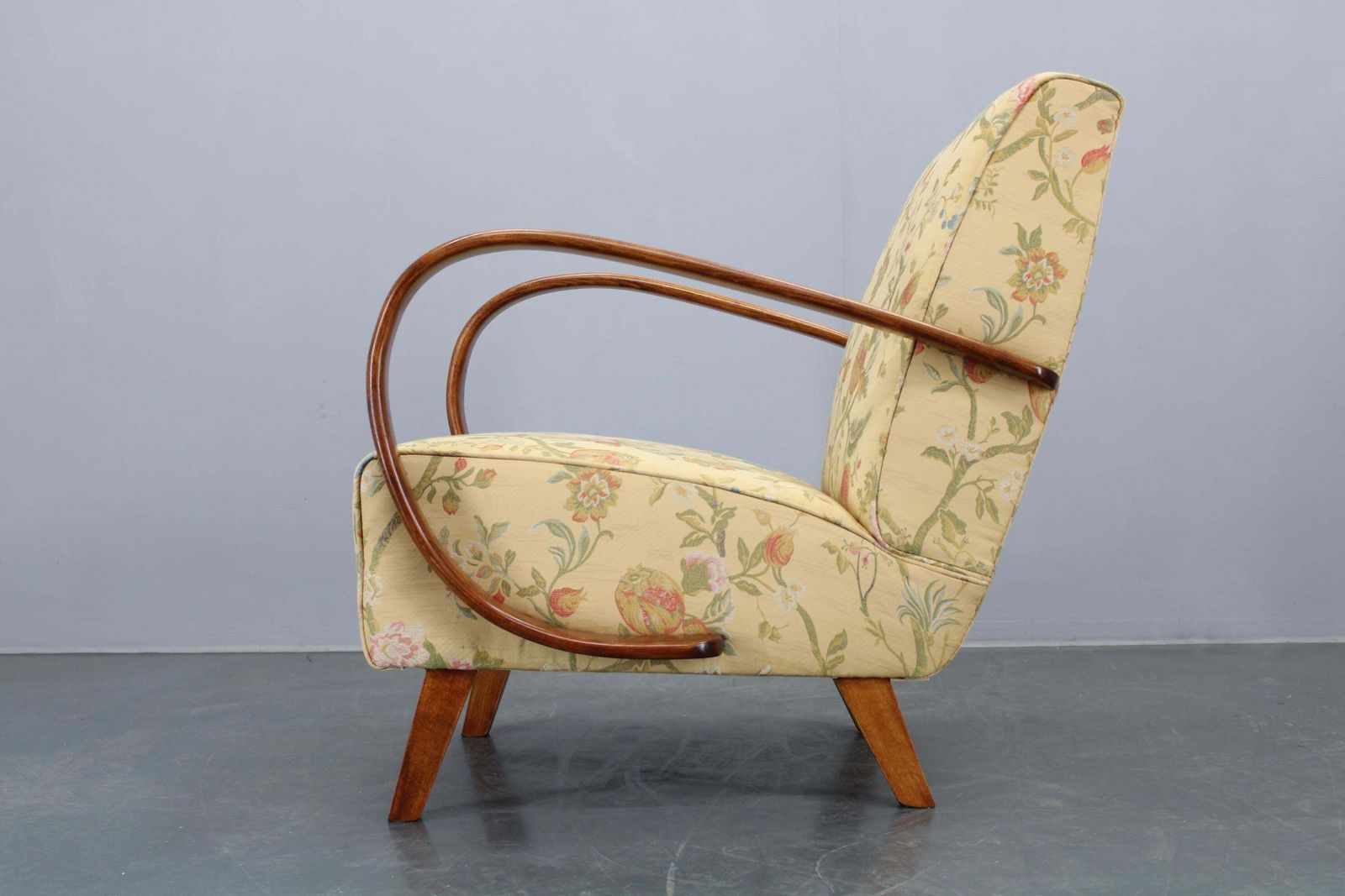 photo vintage 1950s Refurbished Jindrich Halabala  Armchair, Czechoslovakia