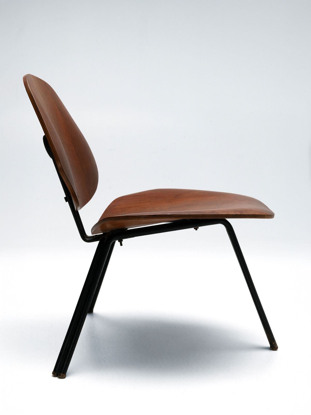 P31 Lounge Chair   Osvaldo Borsani photo Furniture